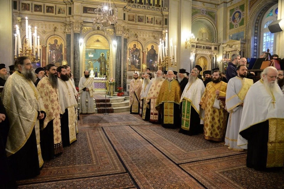 Ιερείς των Πατρών : Δέν πρέπει νά θιγοῦν τά ὃσα ἒχουν σχέση μέ τήν Ἐκκλησία καί τήν πίστη